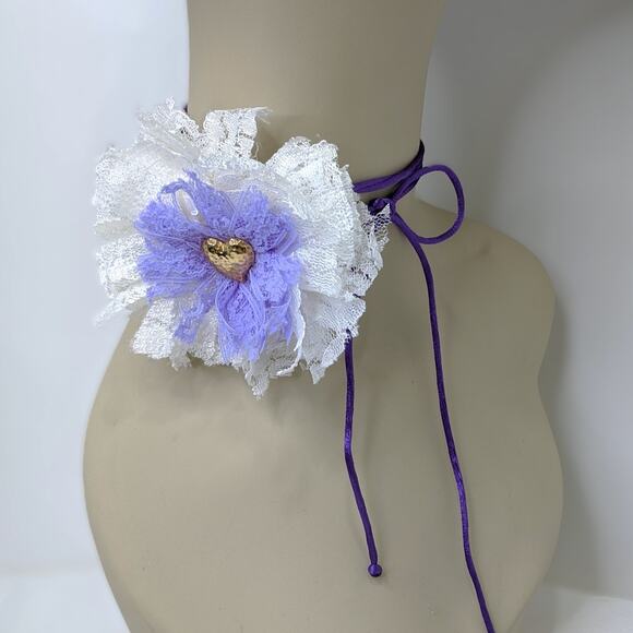 Cream Vintage Lace Choker Artisan Necklace Romantic Purple Gold Heart Adjustable - Picture 1 of 10